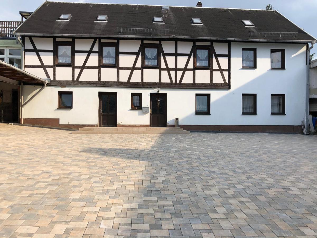 Pension & Gaststaette Bauernstube Heinsdorfergrund Buitenkant foto